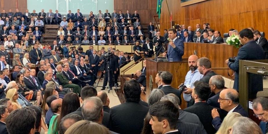 Ernani Polo toma posse como presidente da Assembleia