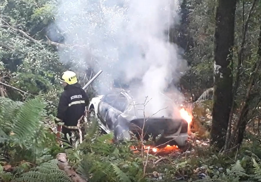 Condutor sai ileso de veículo em chamas na BR