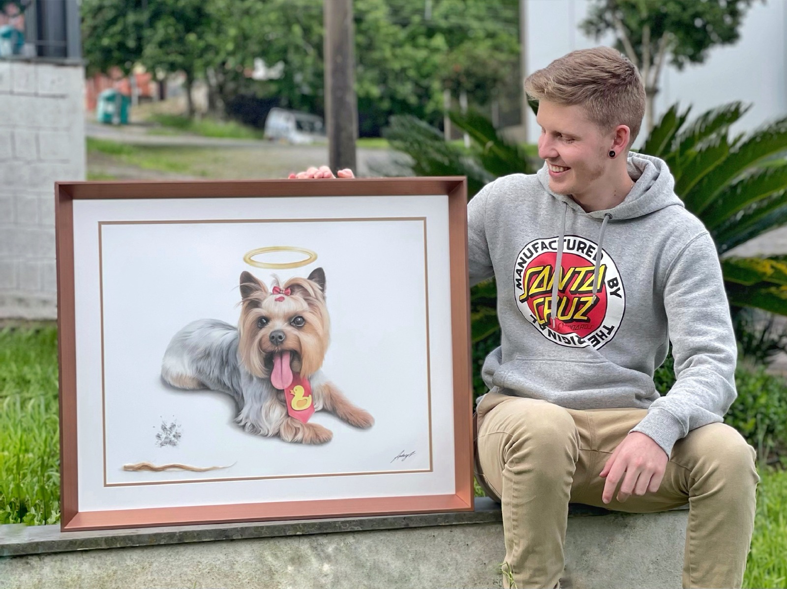 Realismo na ponta do lápis: jovem caxiense expõe suas obras que retratam pets