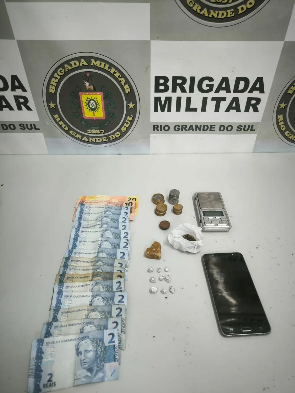 Ação da Brigada Militar resulta em duas prisões por tráfico neste fim de semana
