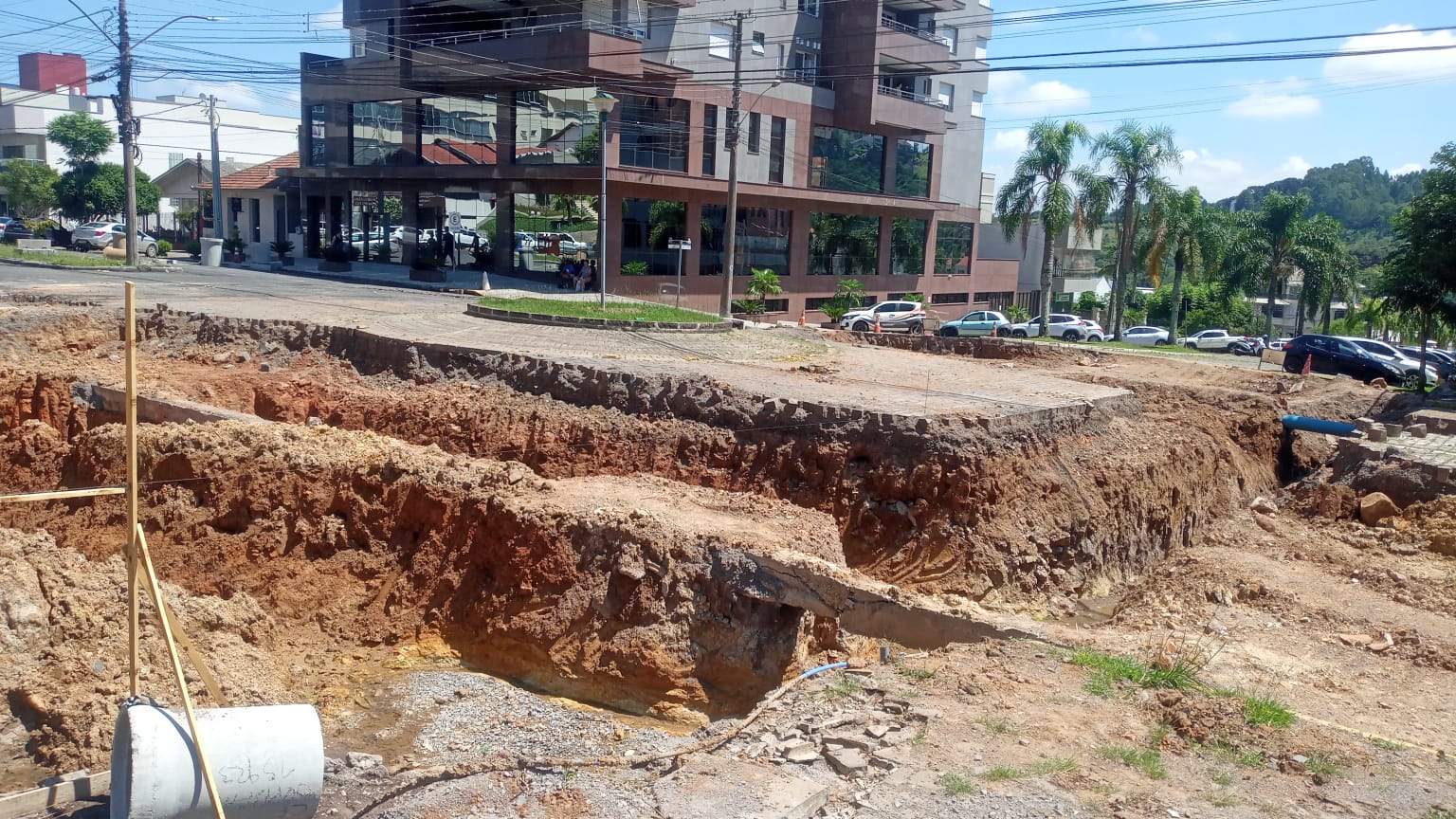 Obra de asfaltamento na Av. Venâncio Aires tem prorrogação do prazo e desafios adicionais