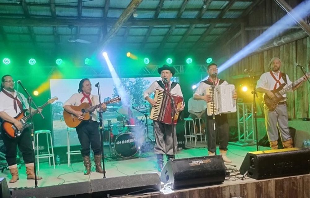 Orquestra, teatro infantil, Filó Cênico, baile com Girotondo e show de Gilney Bertussi animam a Festa das Colheitas a partir desta sexta