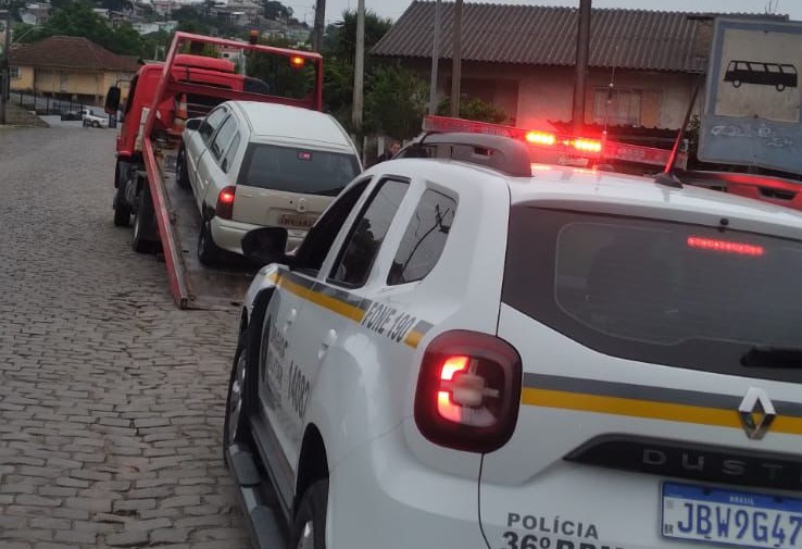 Brigada Militar de São Marcos recolhe 2 veículos e aplica 11 autuações em operação de trânsito