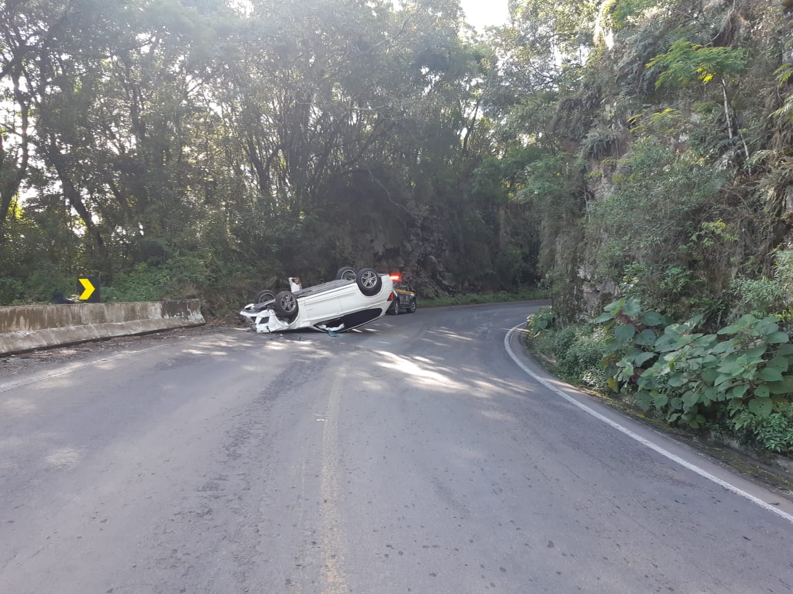 PRF registrou capotamento na BR 116 nesta quarta-feira (26)