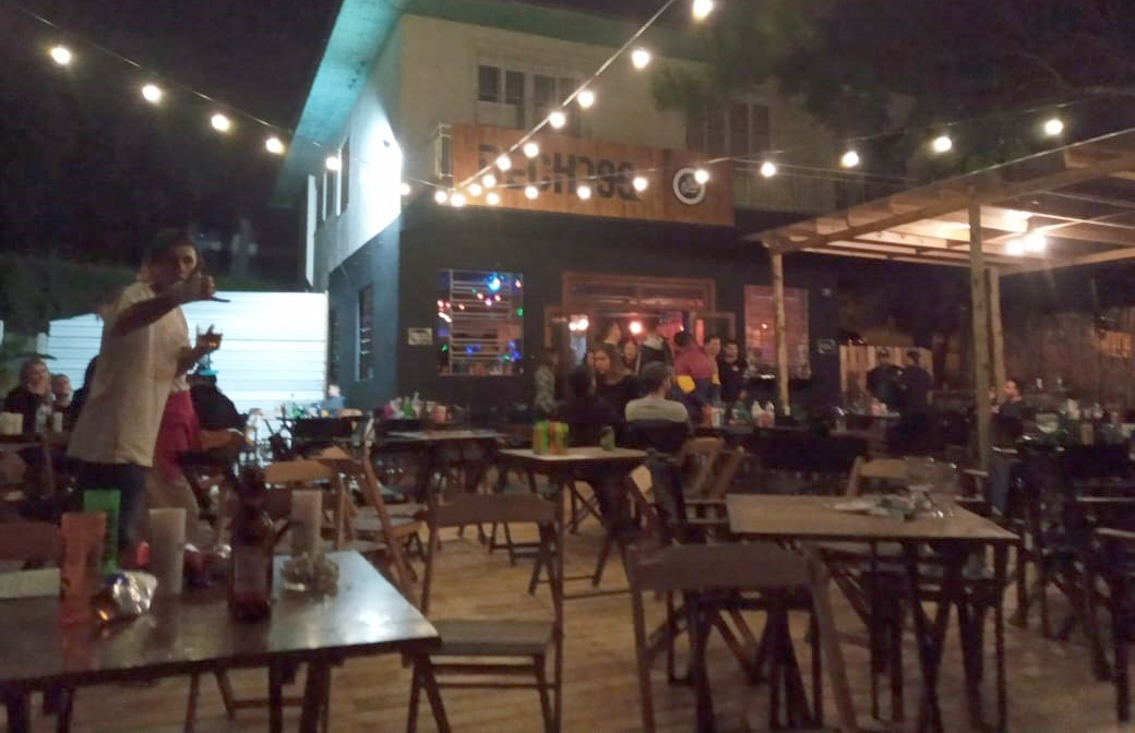 Fiscalização dispersou aglomeração em bar na madrugada deste sábado