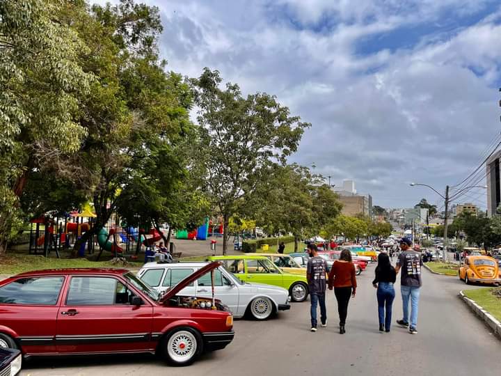 Encontro de Carros Antigos segue neste domingo no centro de São Marcos