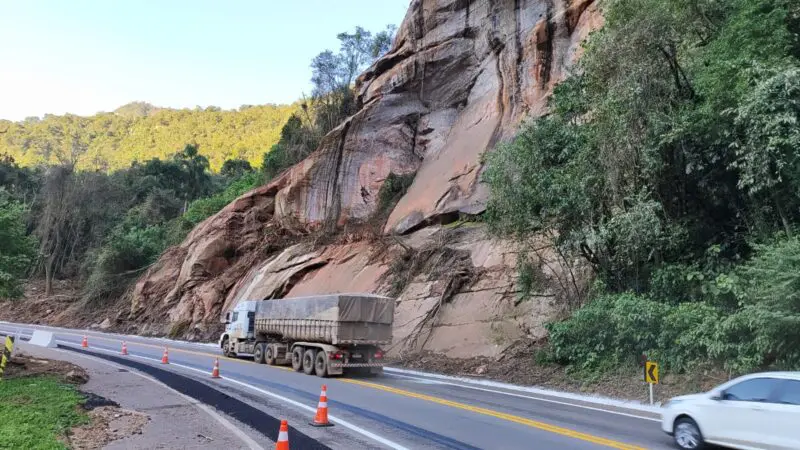 Trânsito liberado sem restrição de horário no km 170 da BR-116