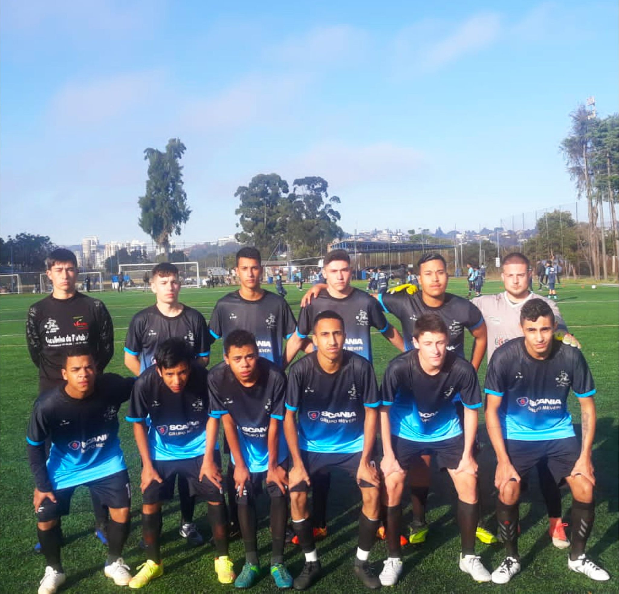 Atletas da escolinha de futebol de Campestre são avaliados por profissionais do Grêmio