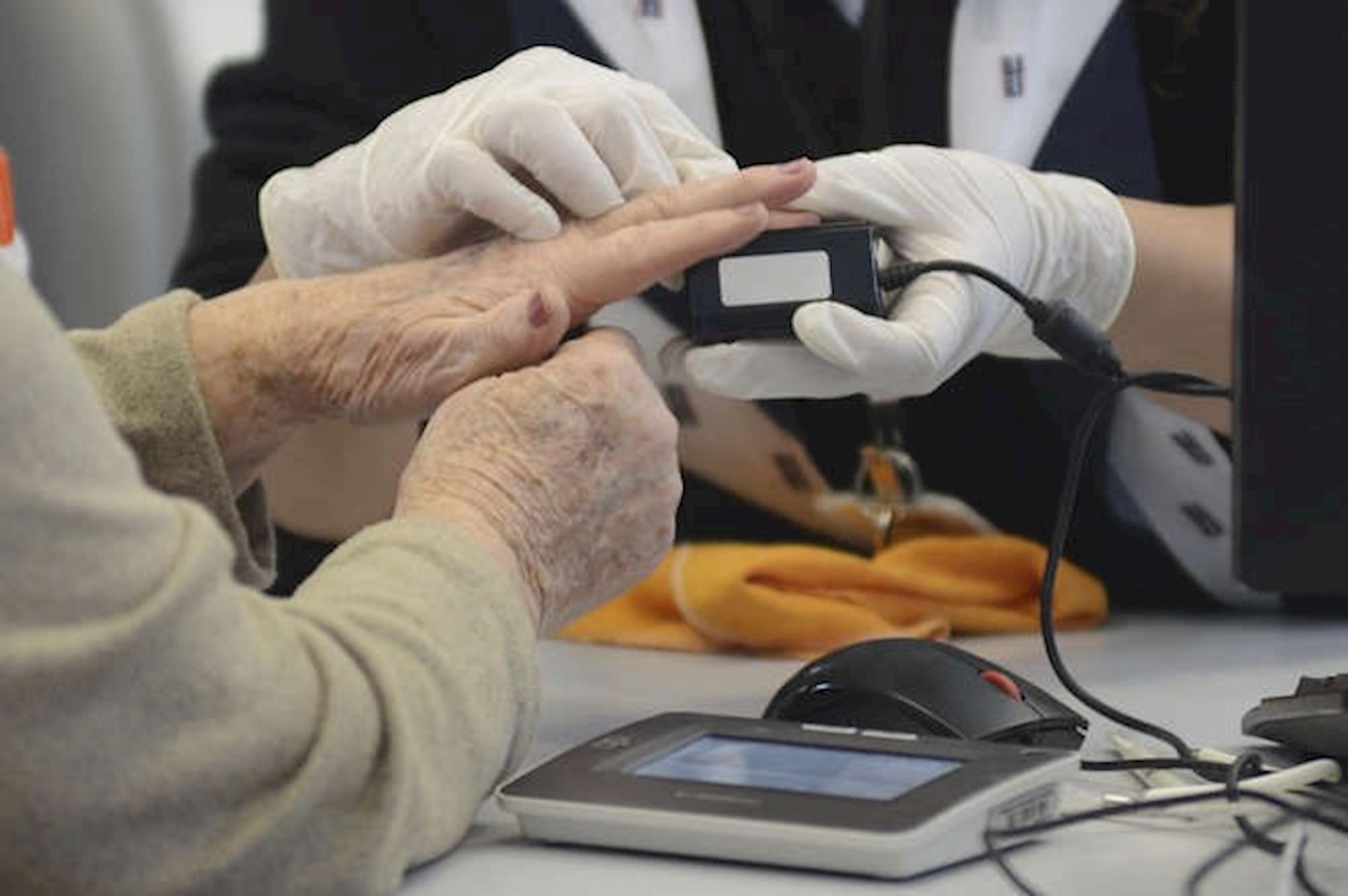 Eleitores com mais de 70 anos precisam fazer a biometria