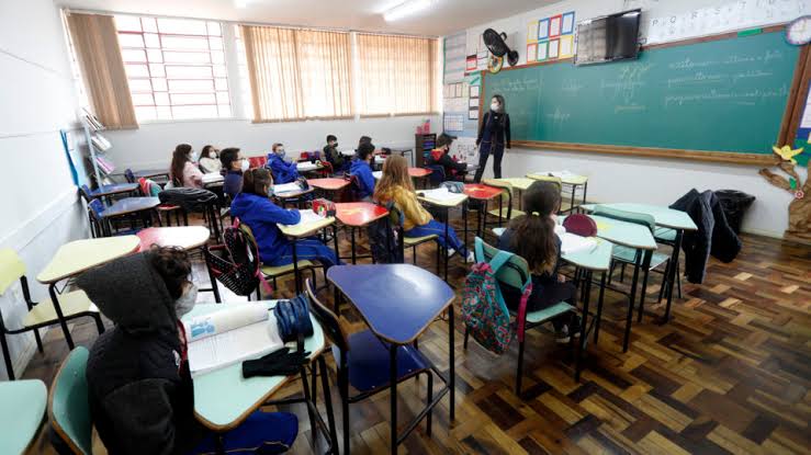 Reajuste de 33,23% para professores foi oficializado esta manhã pelo Presidente