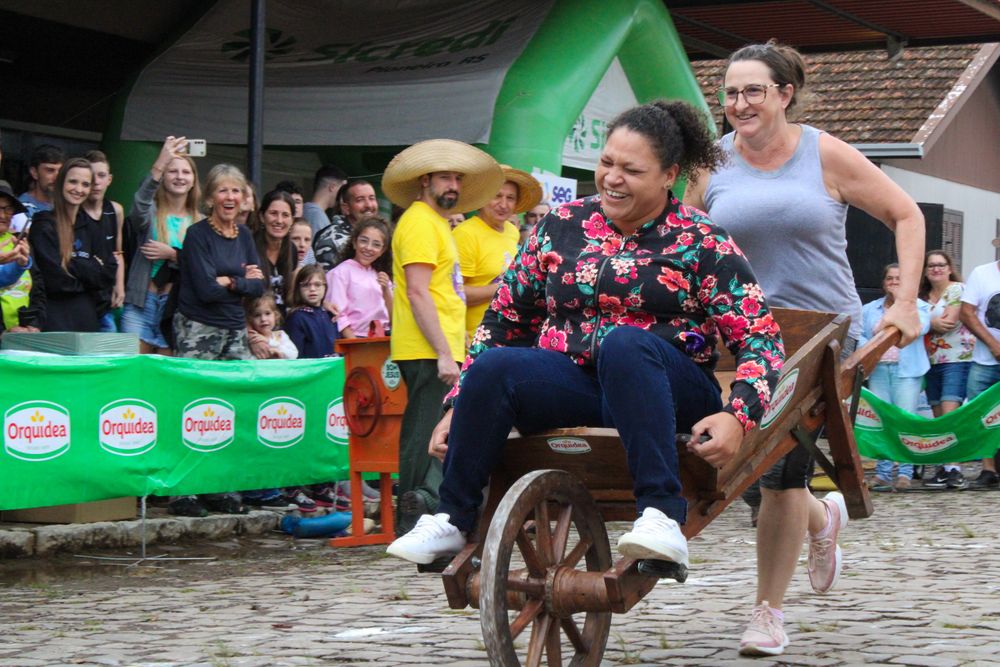 Jogos Coloniais da Festa Nacional da Uva animaram Criúva neste domingo (28)