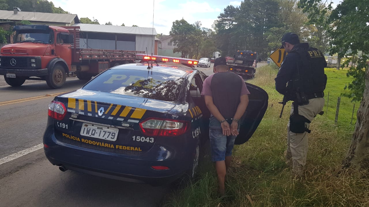 PRF prende condutor com CNH falsa em São Marcos