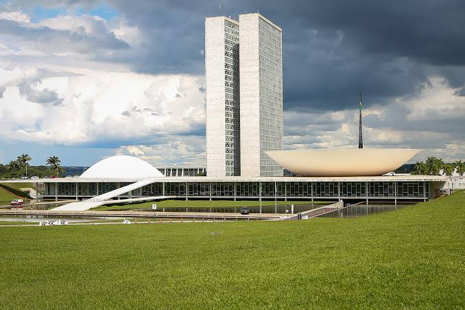 Congresso aprova Orçamento com salário mínimo de R$1.320 para 2023