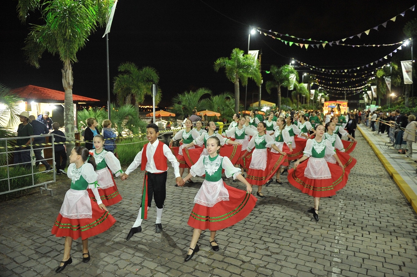 Desfile Artístico desta terça-feira foi cancelado por mau tempo