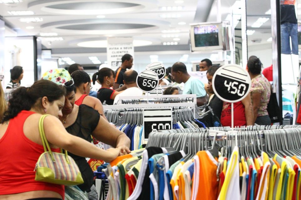 Comerciários da região fecham dissídio em 3,31%