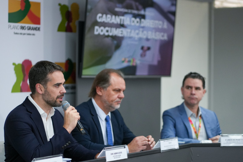 Termo de cooperação garante que vítimas das enchentes tenham acesso a documentos gratuitos