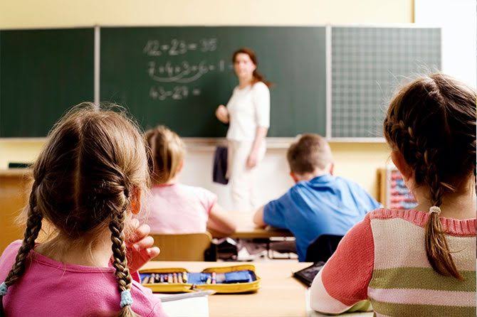 Àqueles que educam