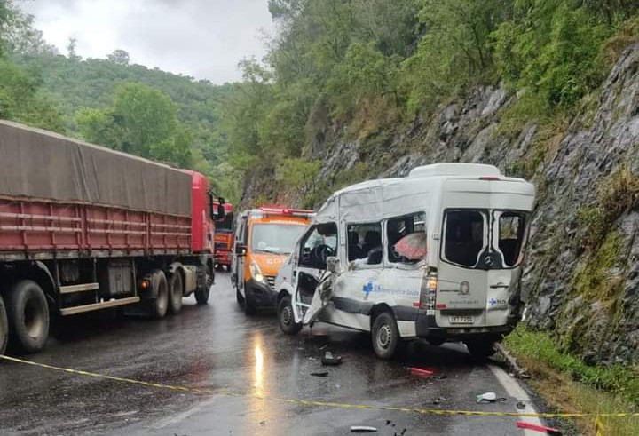 Acidente grave deixa o trânsito totalmente interrompido entre Flores da Cunha e Antônio Prado