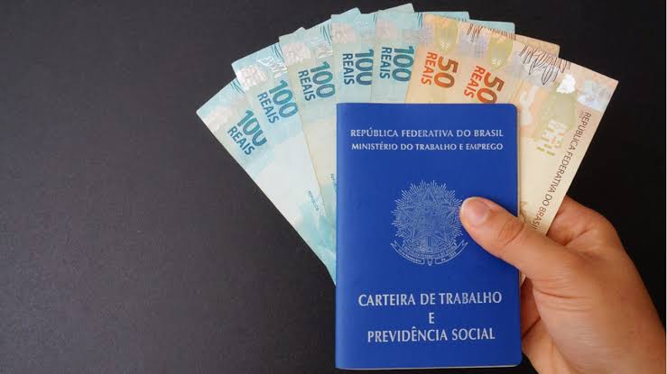 Caixa libera abono salarial para trabalhadores nascidos em agosto