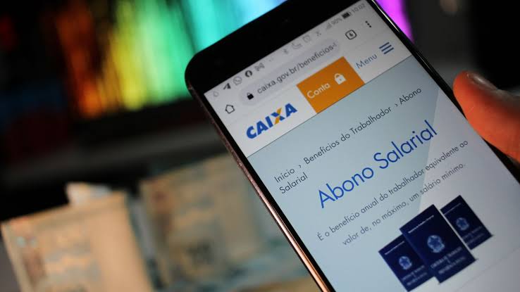 Caixa começa a pagar o abono salarial nesta quarta-feira