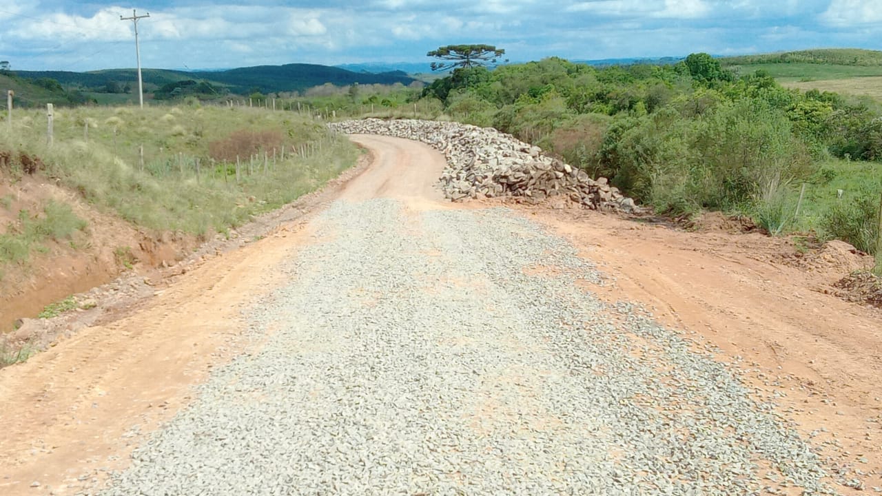 Secretaria de obras de Campestre recomenda que motoristas evitem estrada que liga o Guacho a São Manoel