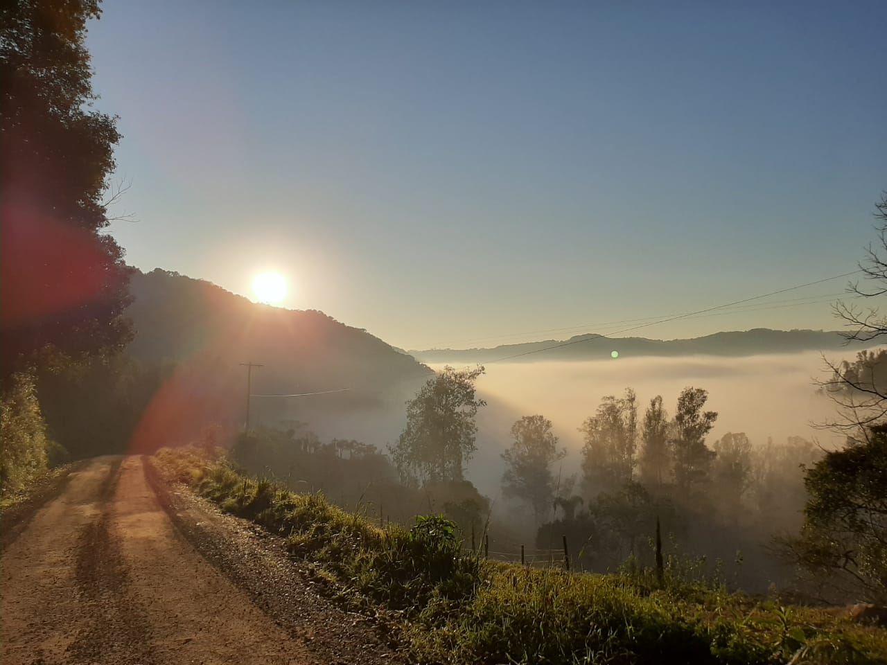 Sol predomina e tarde de terça-feira será de calor