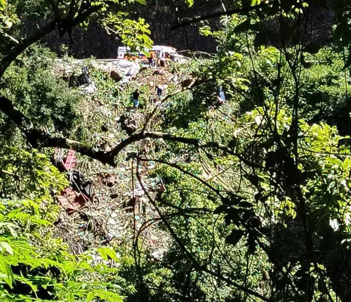 Acidente com caminhão bloqueia trânsito na ERS-122, entre Flores da Cunha e Antônio Prado
