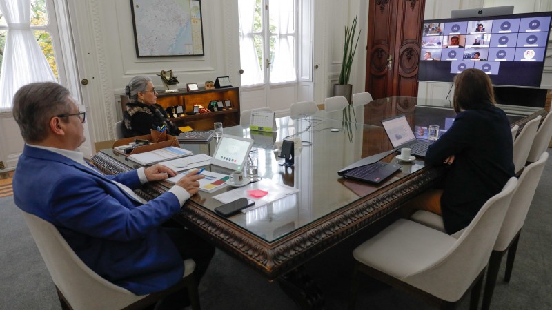 Diante de aumento de internações por covid-19, Estado emite novos Avisos para todas as regiões
