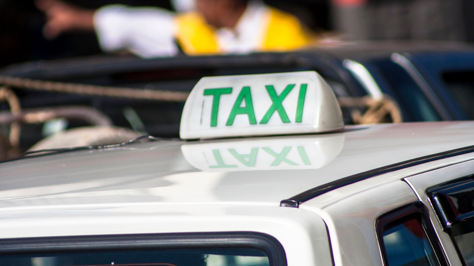 Auxílio Taxista começa a ser pago hoje com parcela dobrada