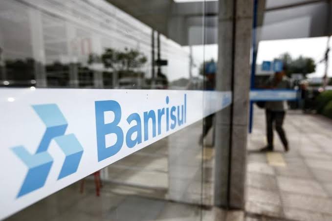 Inscrições para vagas de estágio no Banrisul encerram nesta segunda (18)