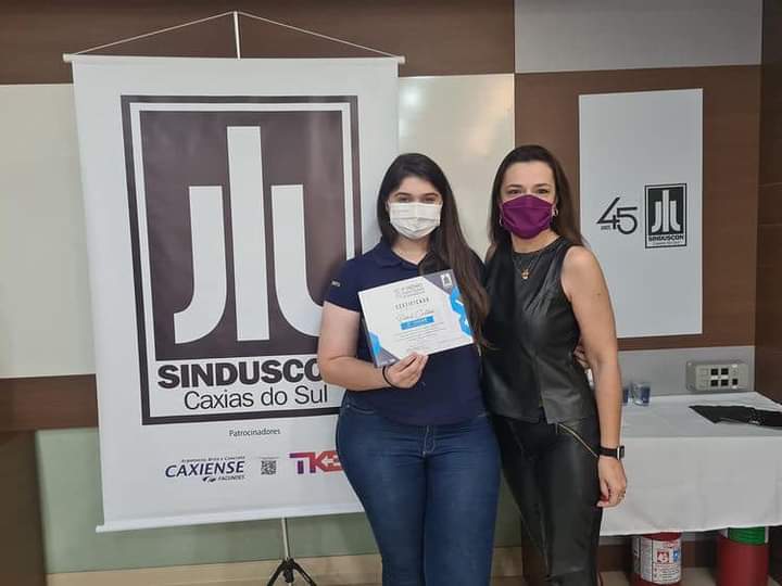 Roberta Castilhos conquista o 2° lugar no Prêmio Jovem Talento da Construção Civil