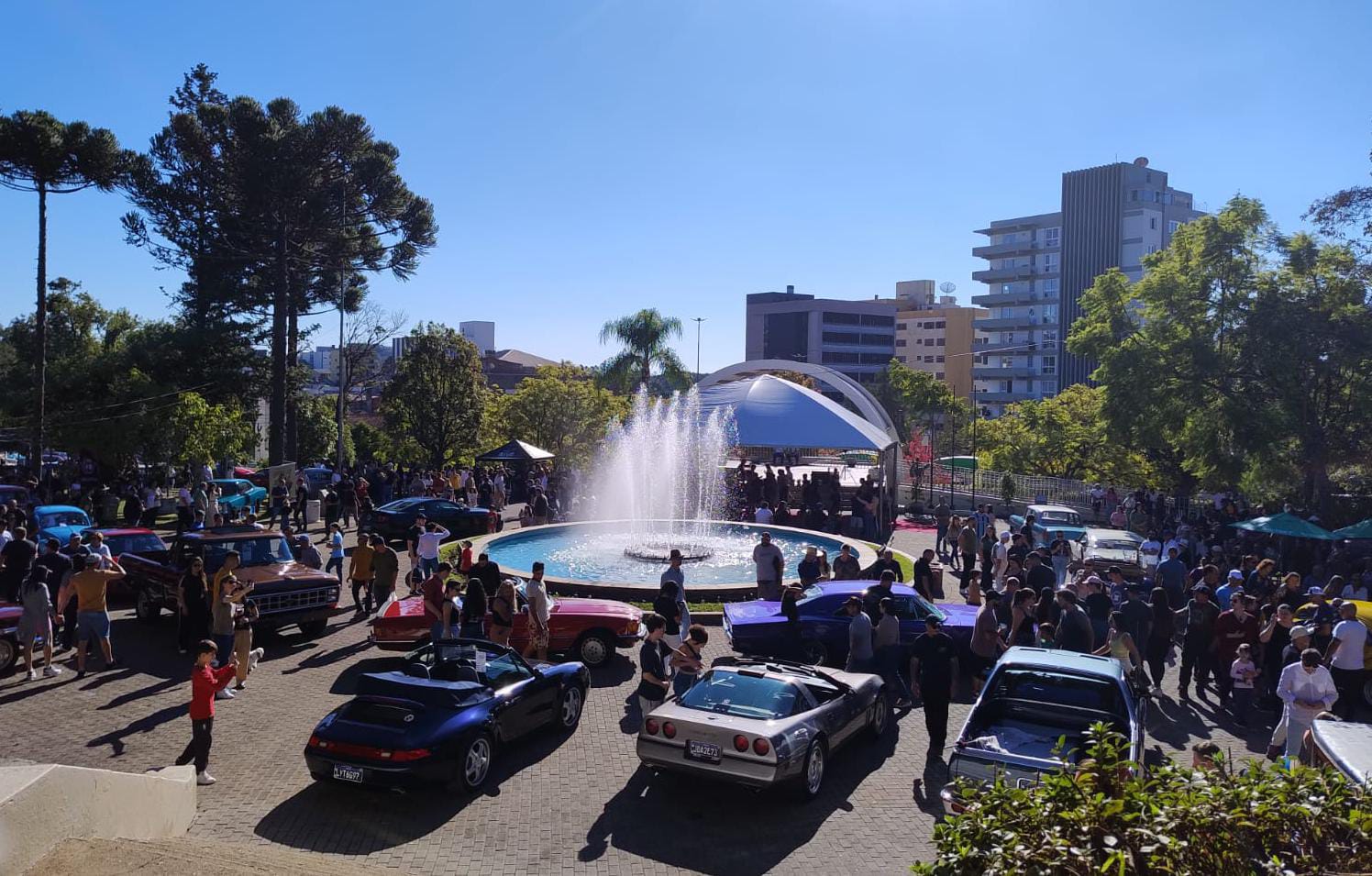Encontro de Carros Antigos de São Marcos bate recordes com 30 mil pessoas e 700 inscrições