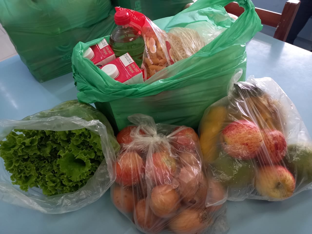 Secretaria de Educação de São Marcos entregou cerca de 160 kits de alimentação