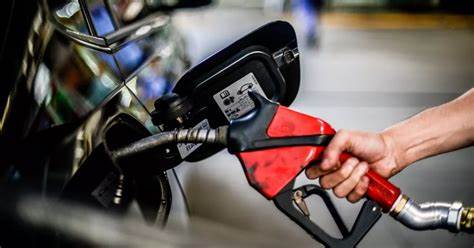 Petrobras reduz preço do diesel para as distribuidoras a partir desta quinta-feira (23)