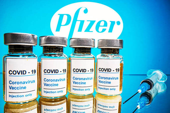 Intervalo de vacinas da Pfizer deve ser reduzido para 21 dias