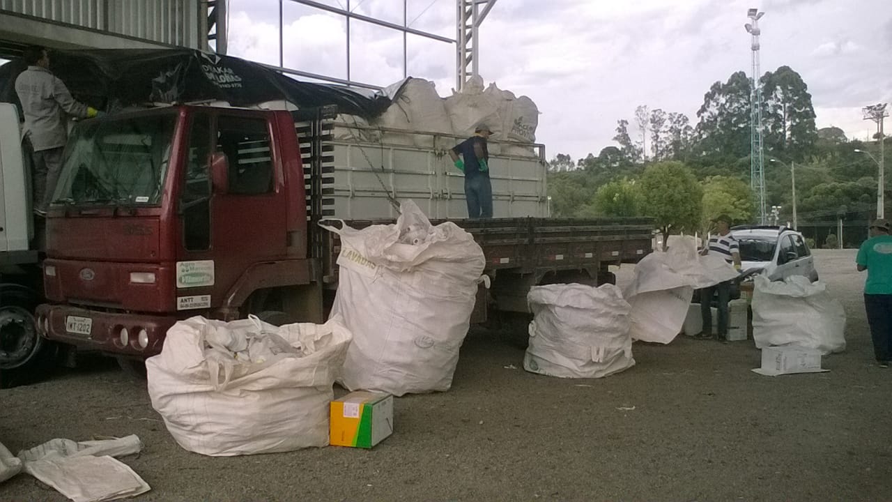 Coleta de embalagens de agrotóxicos será realizada na próxima semana