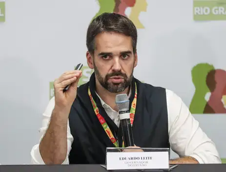 Leite anuncia construção de 538 casas para vítimas das chuvas no Rio Grande do Sul