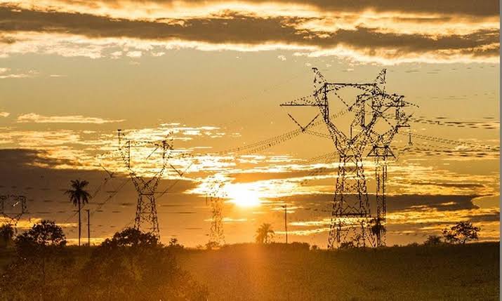 Governo anuncia fim da tarifa extra para consumidores de energia