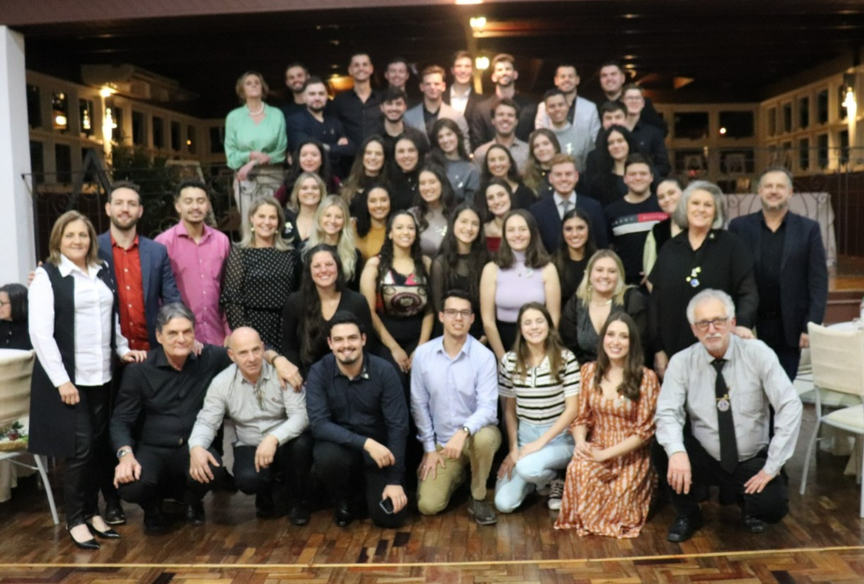 LEO Clube São Marcos ajudando no desenvolvimento de jovens líderes