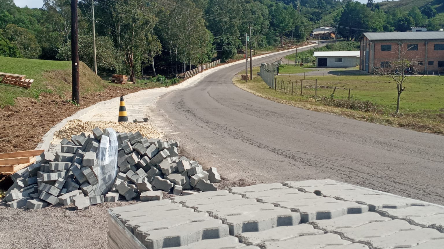 Rodovia Pe. Pedro Rizzon recebe melhorias visando eventos tradicionais do mês de maio