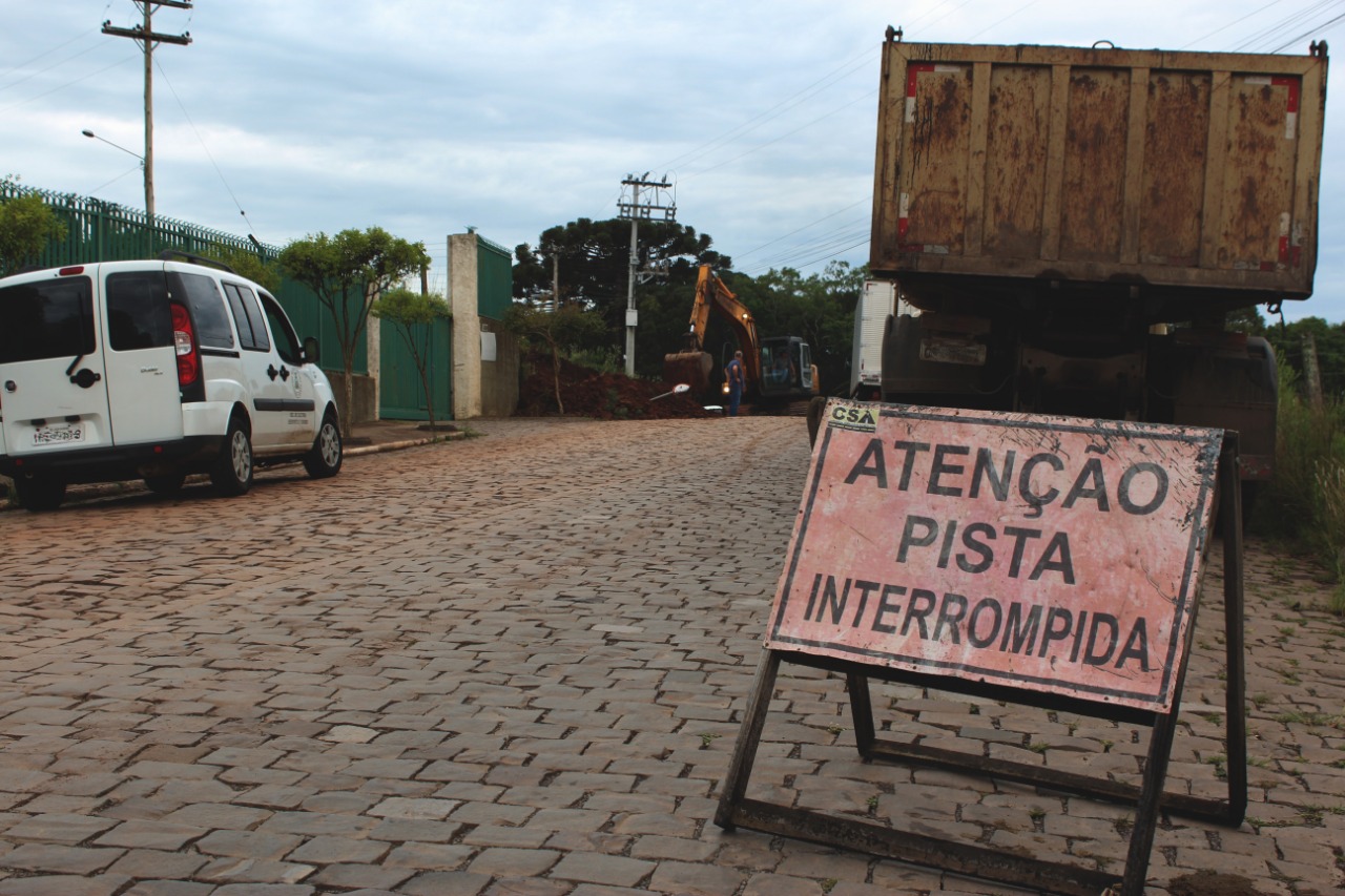 Prefeitura inicia asfalto da Rua Giácomo Rizzon
