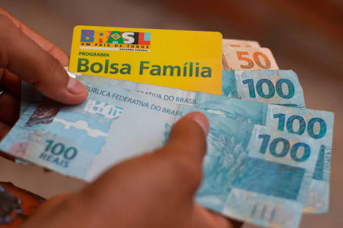 Bolsa Família terá adicional de R$ 50 para famílias com dependentes entre 7 e 18 anos