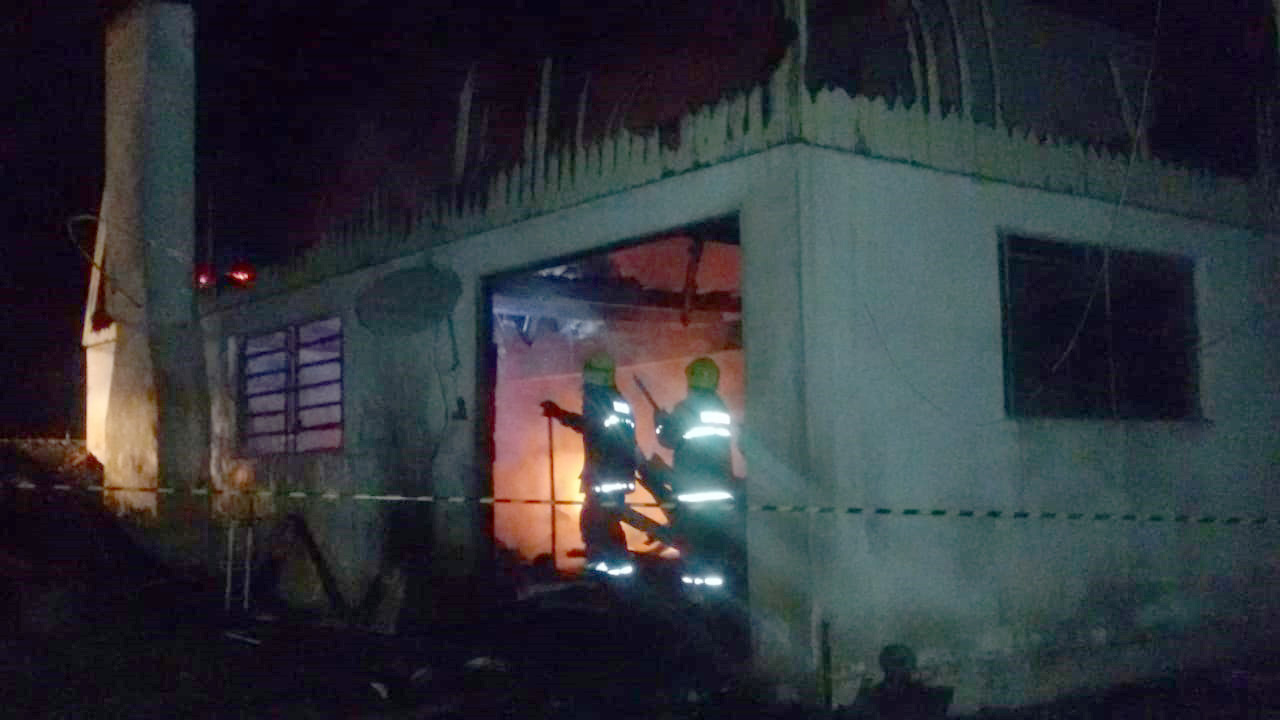 Amigos promovem vaquinha virtual para ajudar família que perdeu tudo em incêndio criminoso