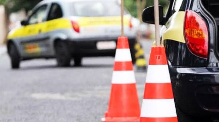Multas de trânsito vão ajudar a custear formação de condutores de baixa renda