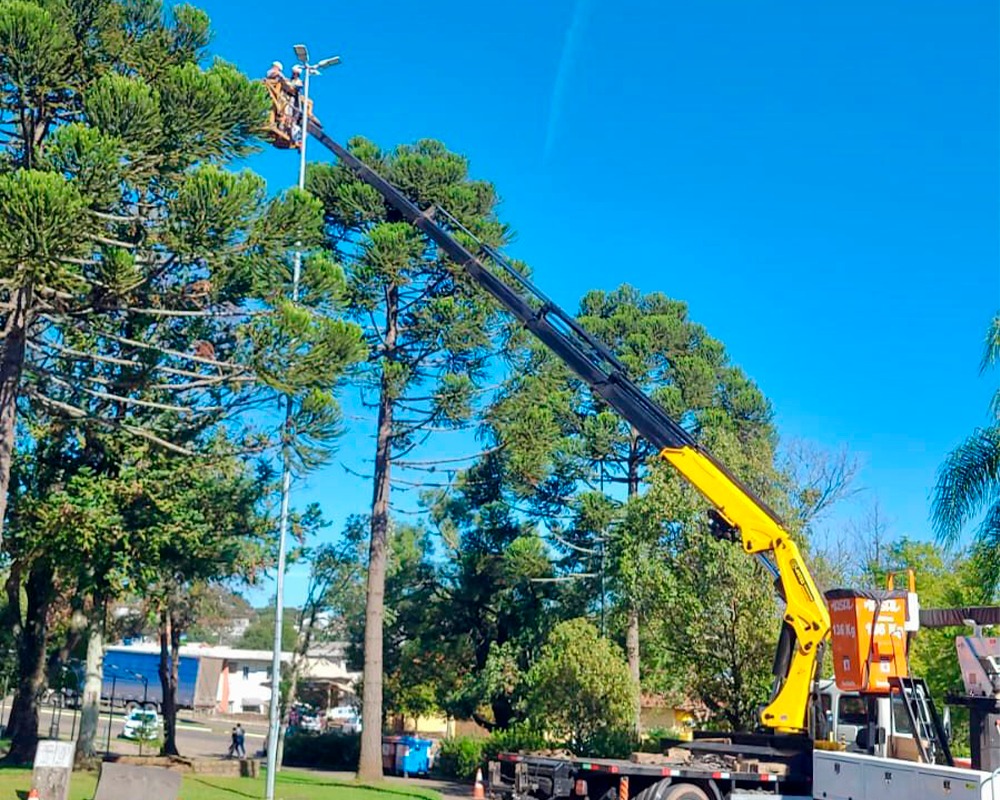 São Marcos recebe modernização na iluminação pública e a praça central é a mais recente beneficiada