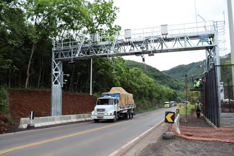 Defensoria Pública investiga falhas de transparência e 254 mil multas no sistema ‘Free Flow’ na Serra Gaúcha