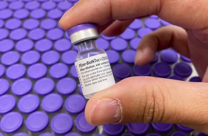 Secretaria da Saúde distribui cerca de 180 mil vacinas da Pfizer nesta quinta (25)