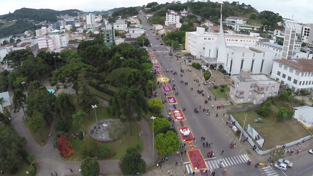 49 tapetes mantém tradição de Corpus Christi em São Marcos