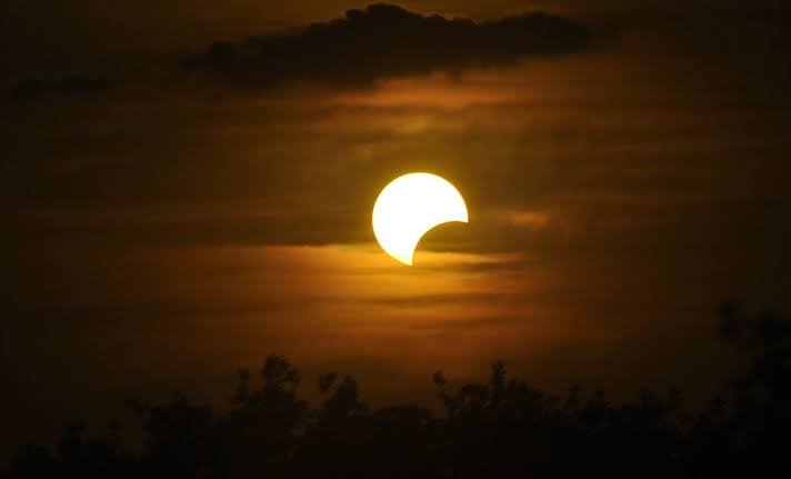 Eclipse anular do sol neste sábado poderá ser visto do Brasil