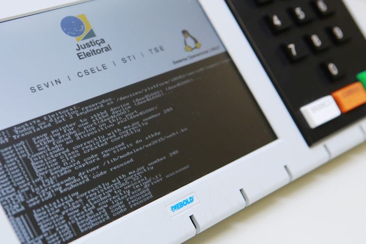 Ministério da Defesa entrega relatório sobre urnas eletrônicas ao TSE